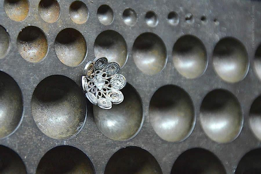 The Shiny Ingot: Silver Filigree - IndianVillèz