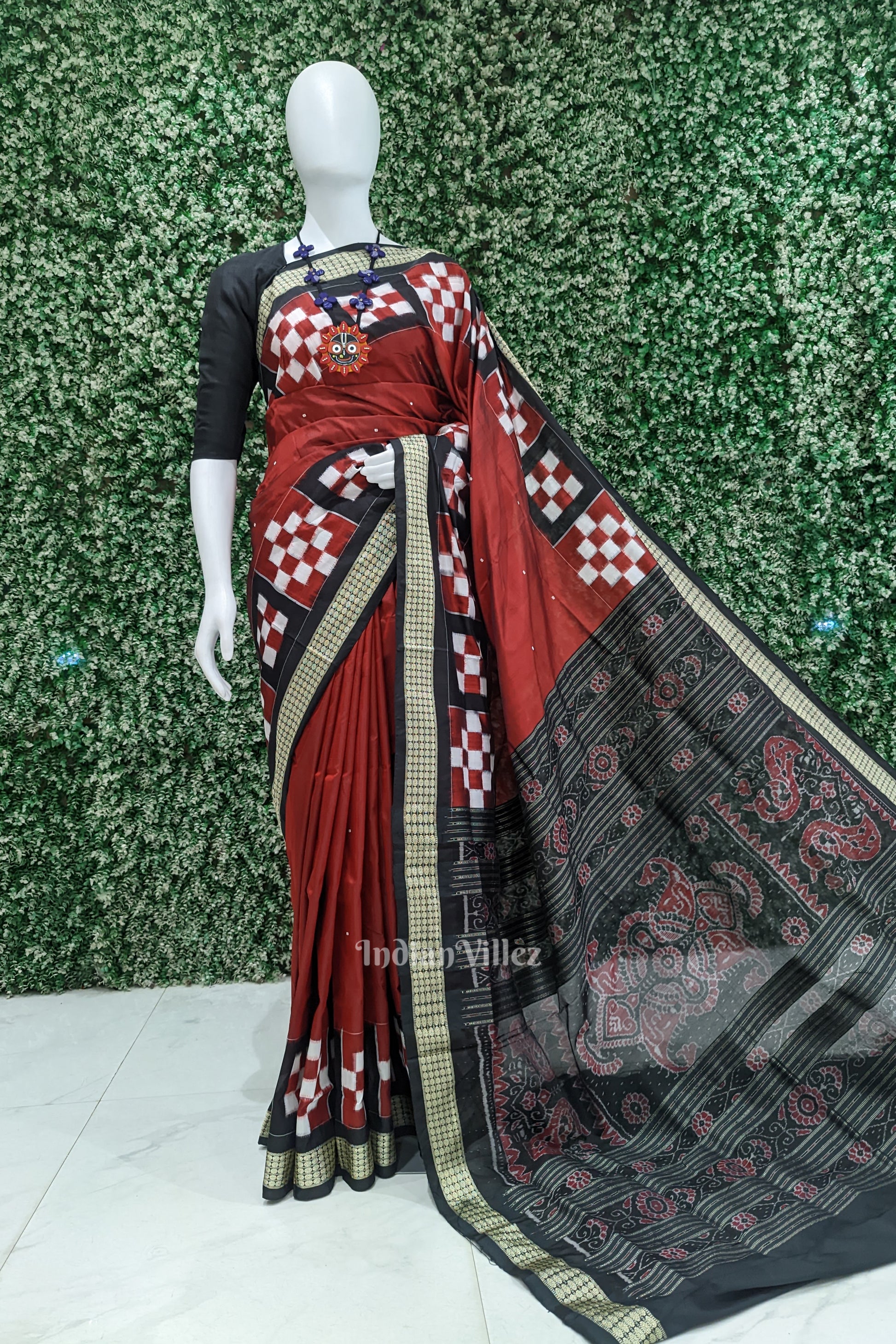 Maroon Black Pasapali Border Design Odisha Ikat Bomkai Silk Saree