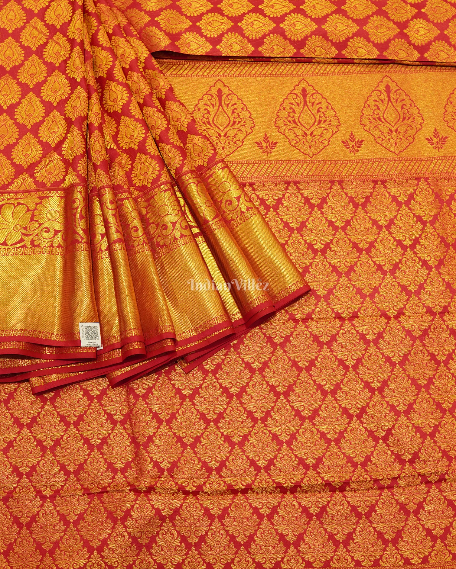 Rani With Golden Flower Motif Kanjivaram Silk Saree