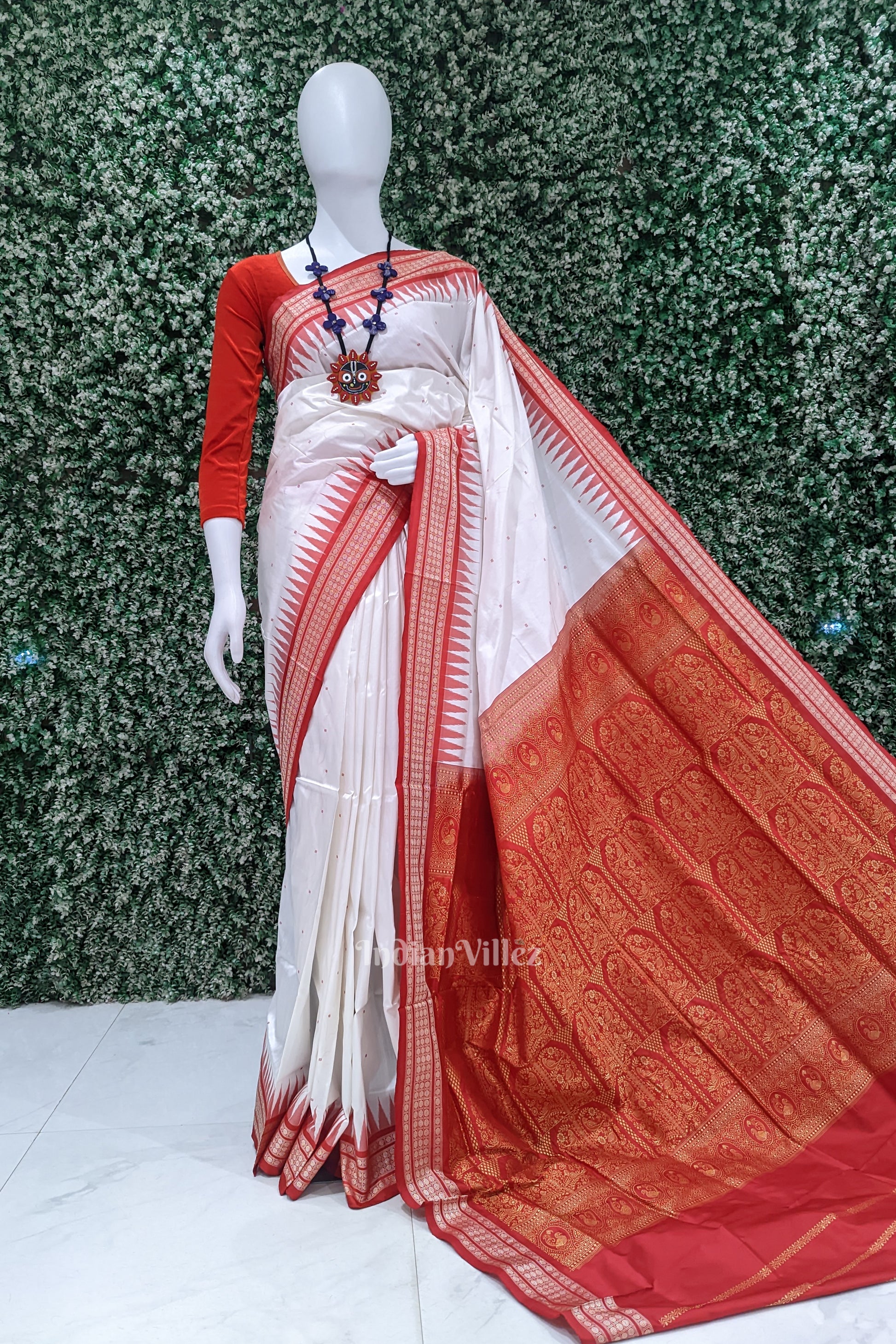 White Red Butta Design Bomkai Sambalpuri Silk Saree