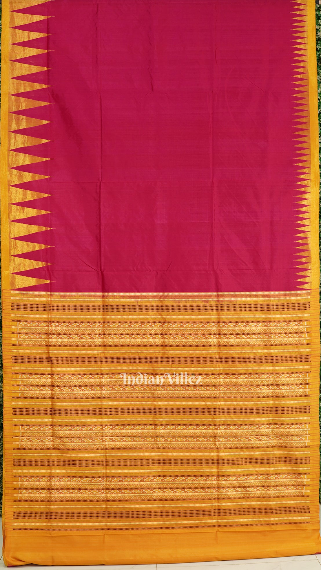 Maroon Phoda Kumbha Sambalpuri Ikat Silk Saree With Tissue Anchal 