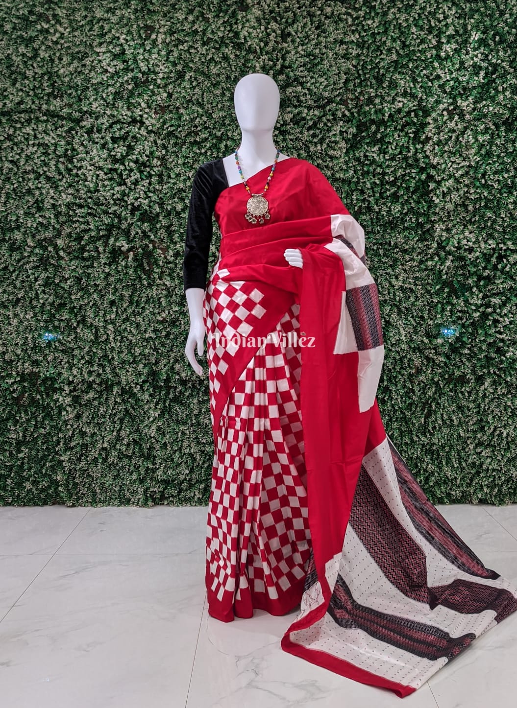 Red White Odisha Ikat Pasapali Sambalpuri Silk Saree