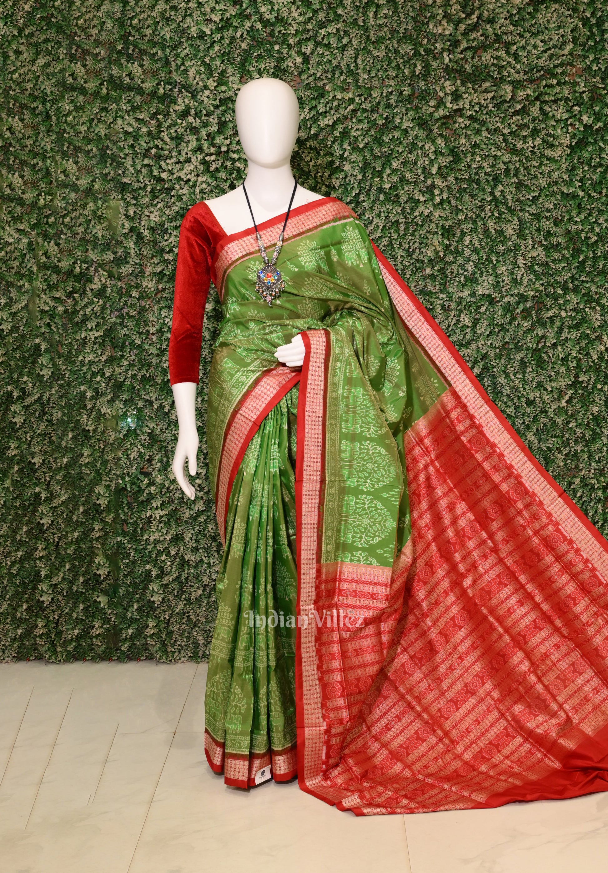 Parrot Green Red Dual Tone Elephant Pure Sambalpuri Bomkai Silk Saree