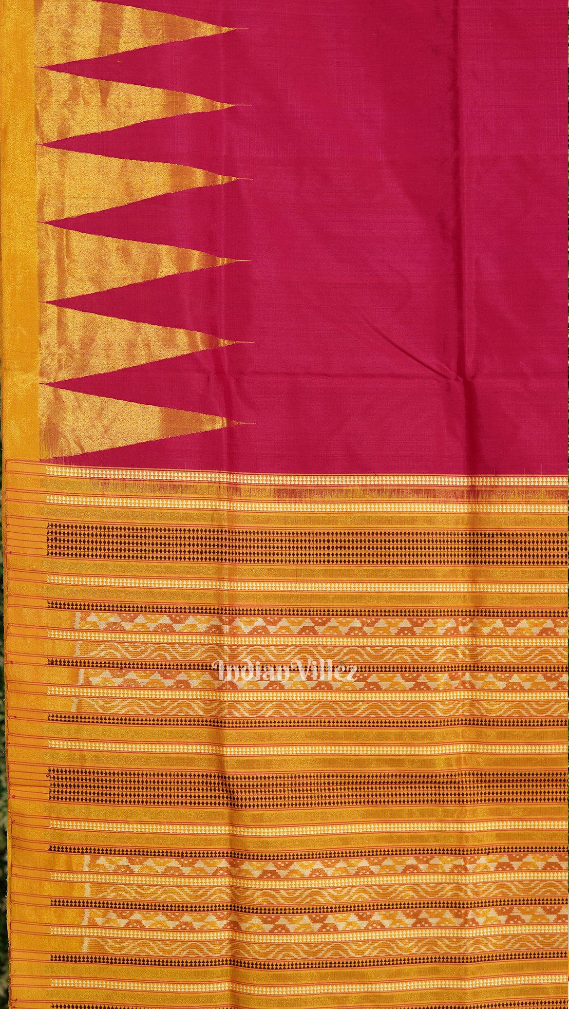 Maroon Phoda Kumbha Sambalpuri Ikat Silk Saree With Tissue Anchal 