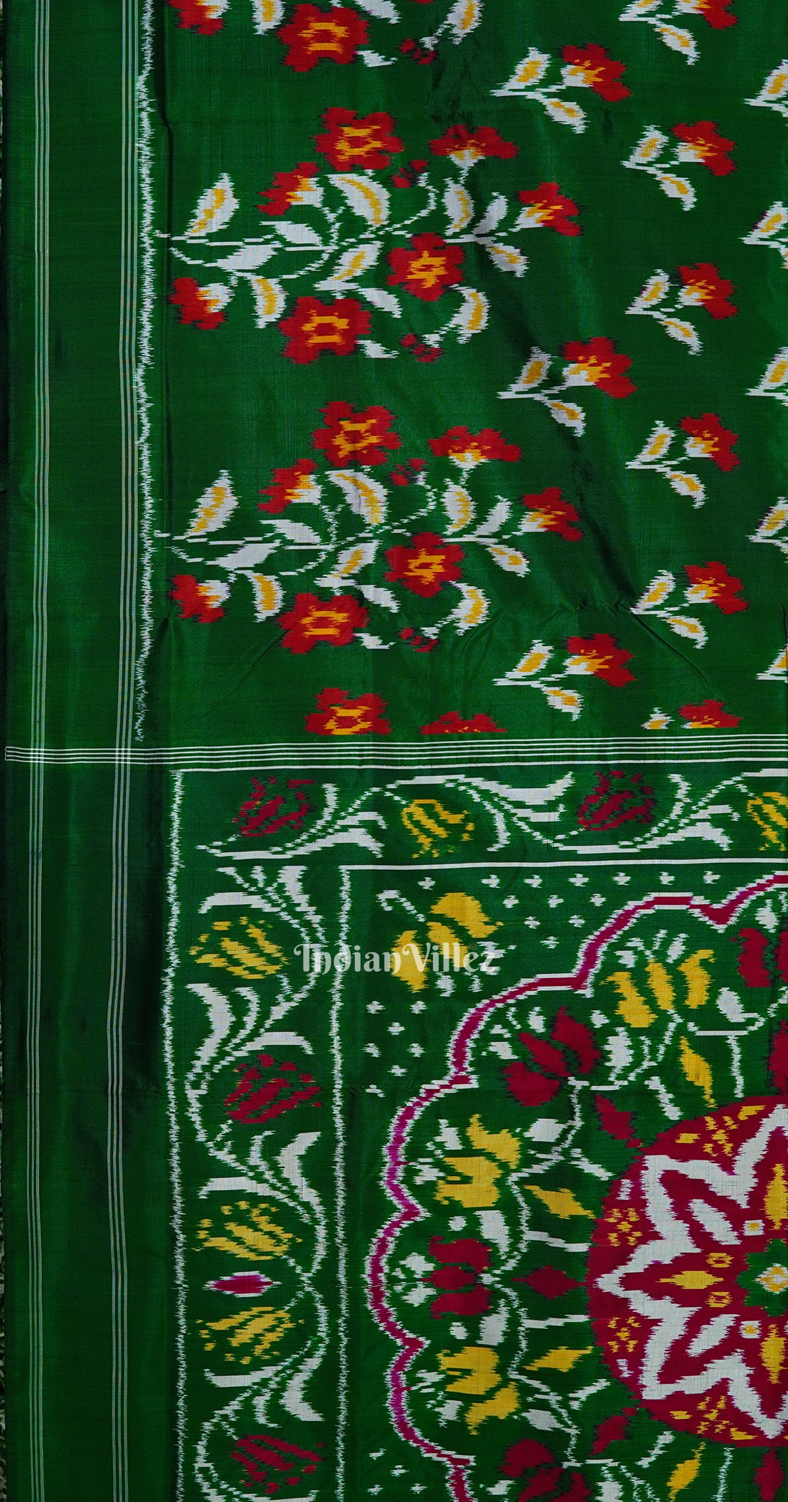 Green White Floral Design Pochampally Ikat Handloom Silk Saree