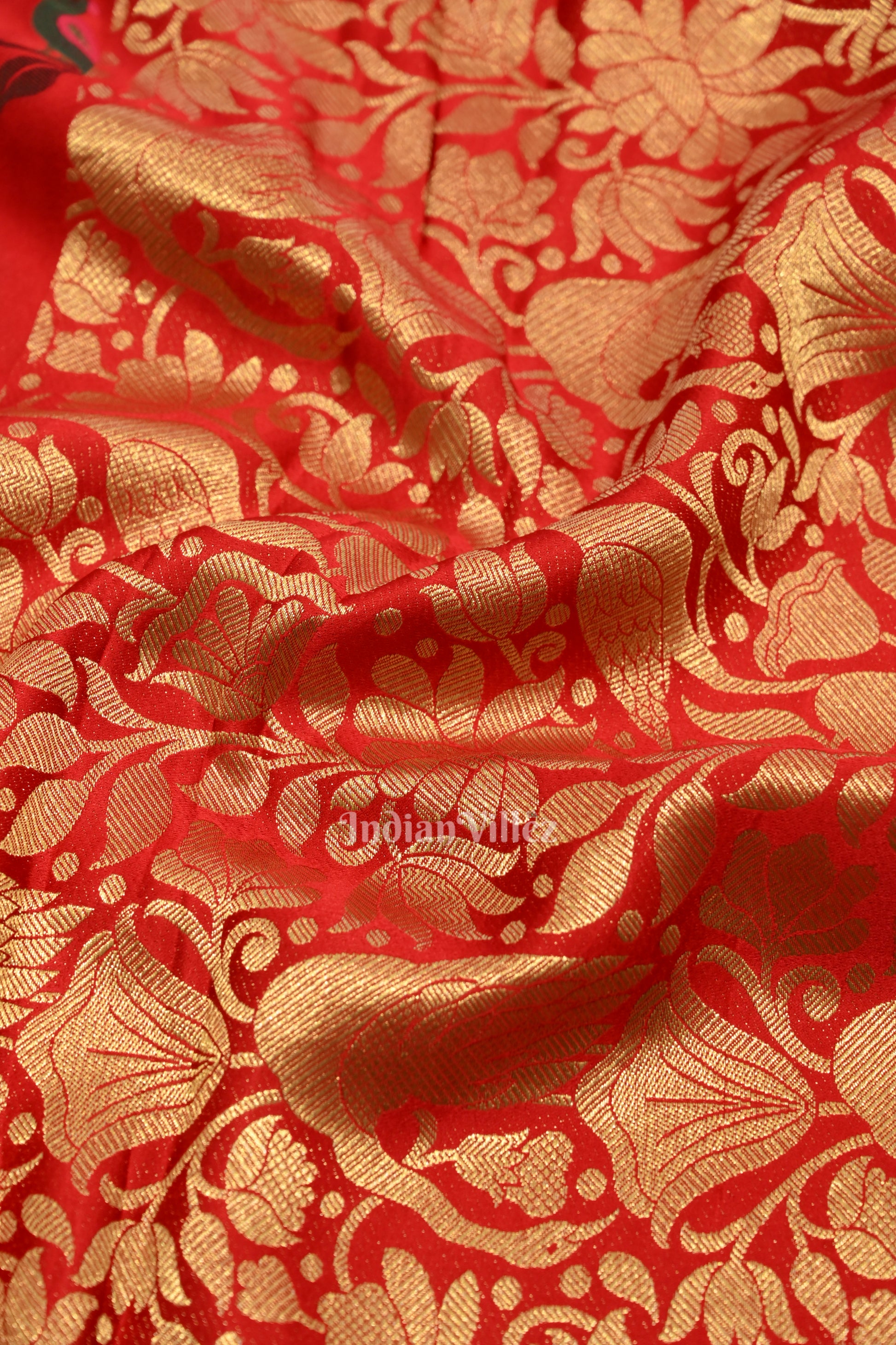 Attractive Bridal Red Banarasi Katan Silk Saree