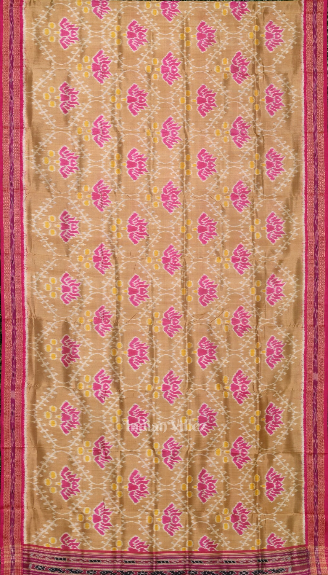 Yellow Cream Lotus Theme Khandua Silk Saree