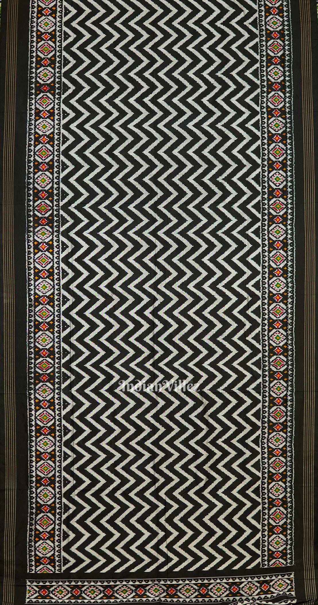 Exclusive Black Pochampally Ikat Handloom Silk Saree