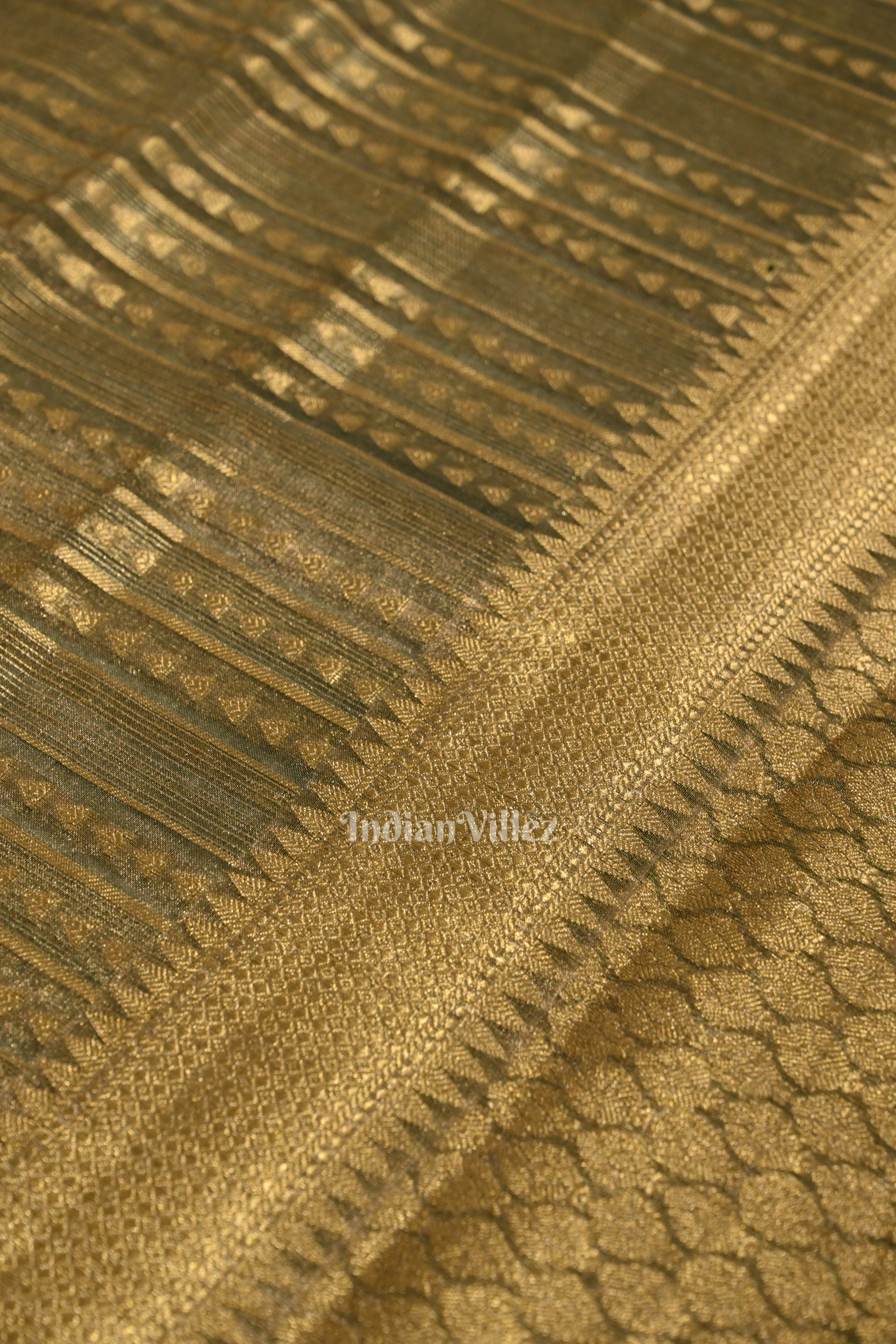 Green Golden Border Zari Woven  Banarasi Silk Saree