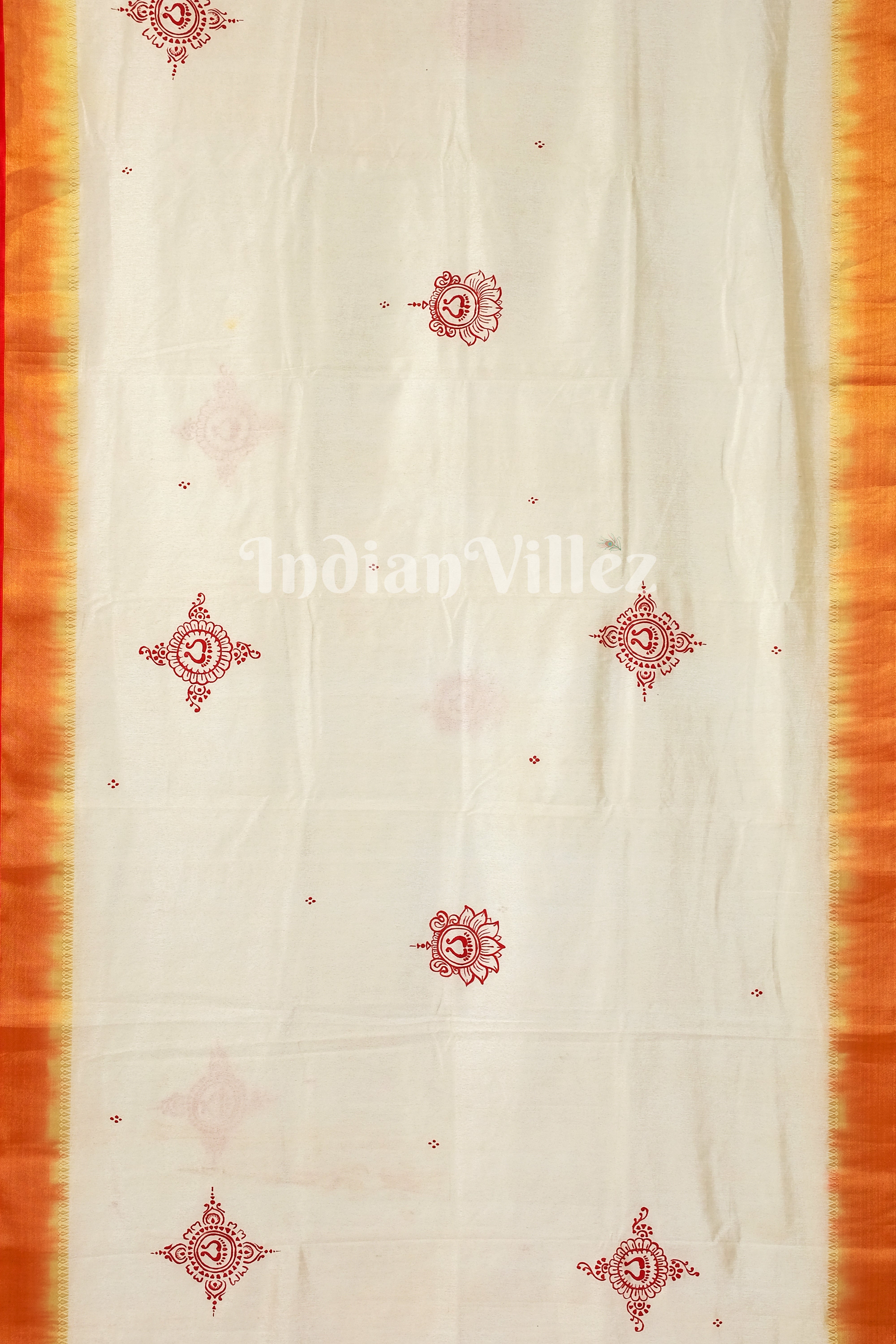 White Maa Laxmi Pattachitra Art on Kerala Silk Saree 