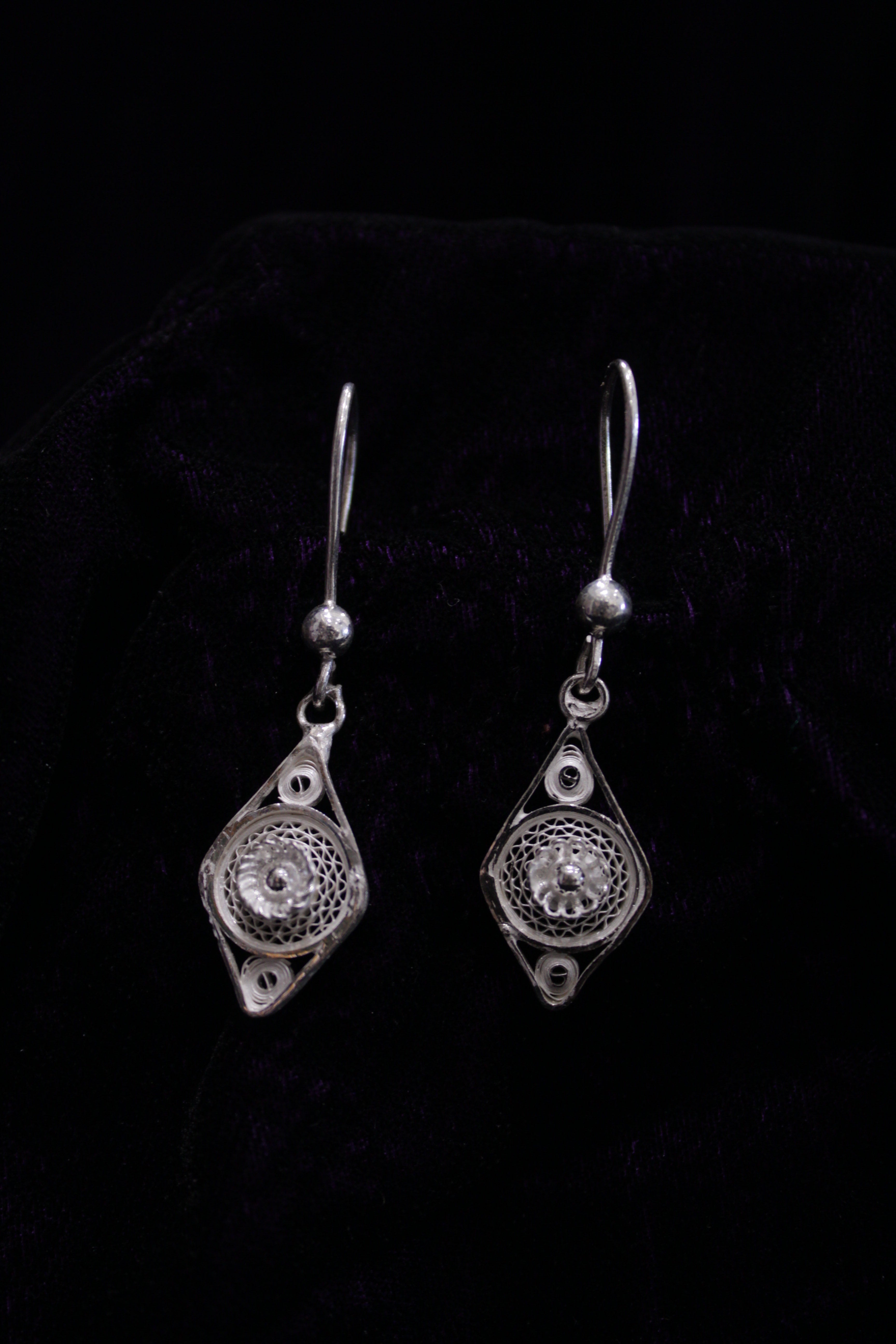 Rhombus Silver Bead Filigree Earring