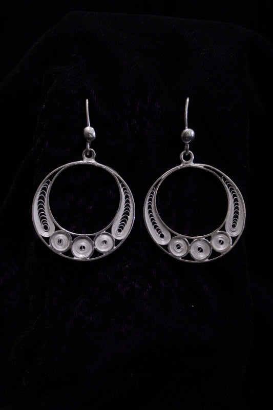 Round Shape Silver Filigree Earring