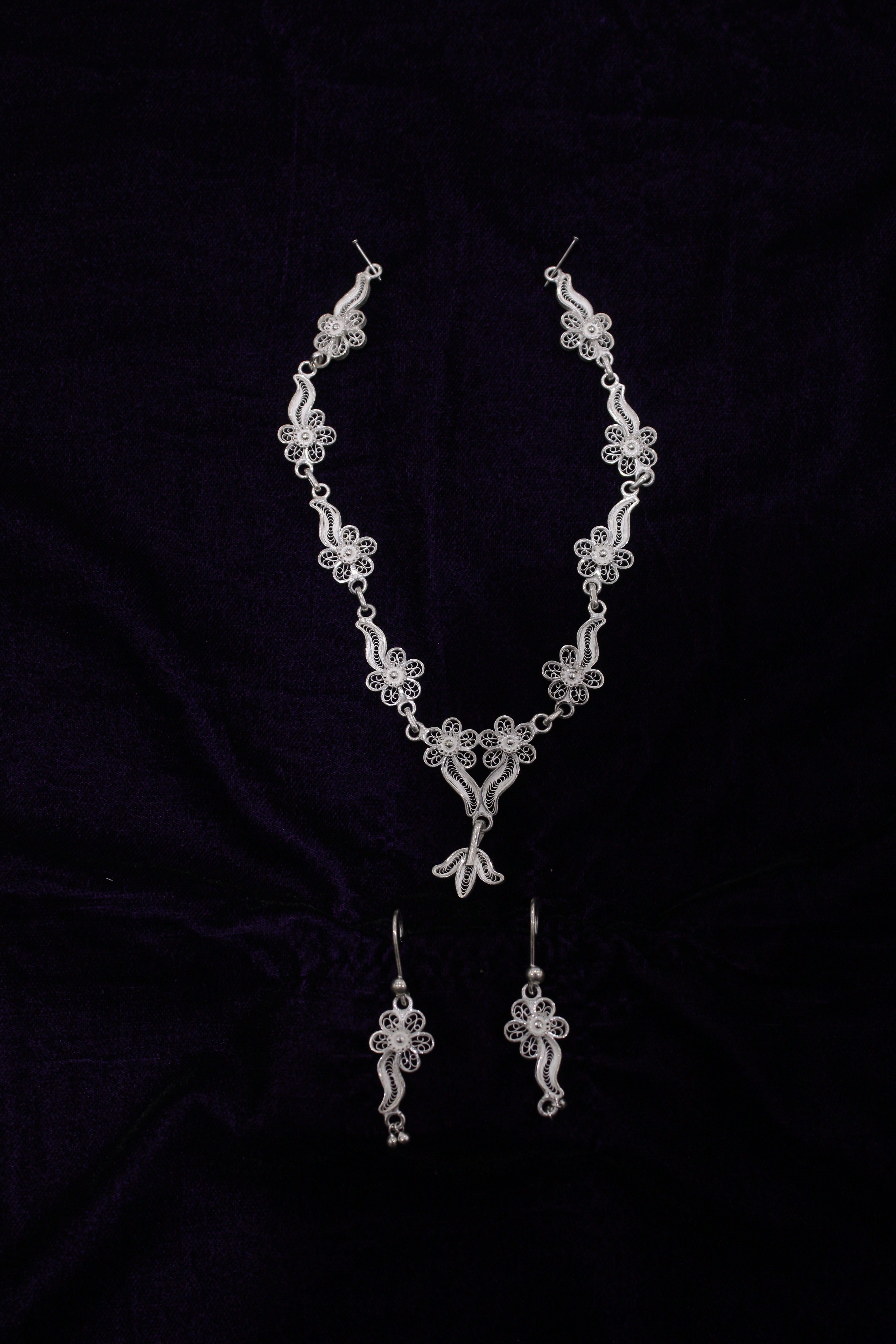 Silver Filigree Necklace With Earrings Set