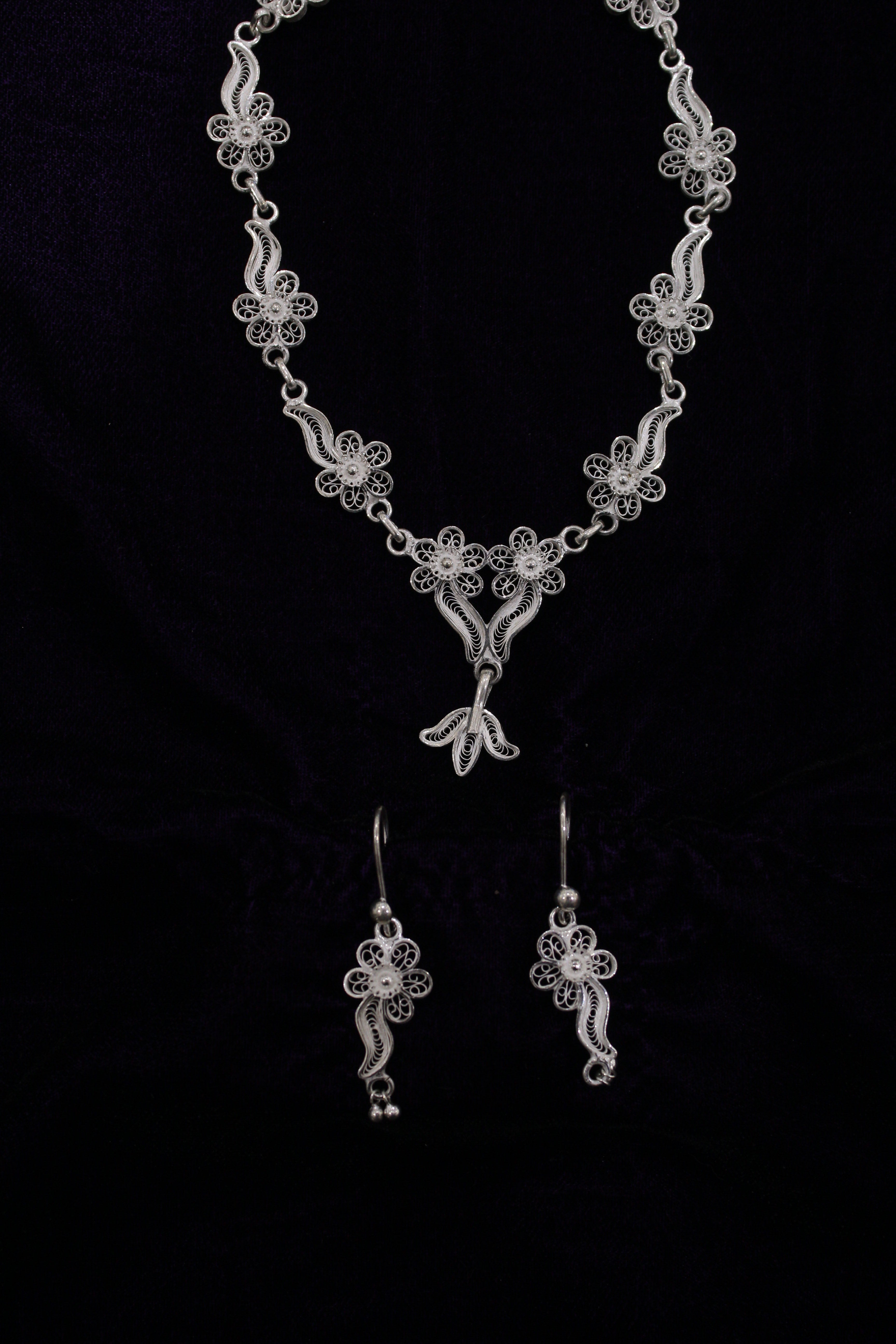 Silver Filigree Necklace With Earrings Set