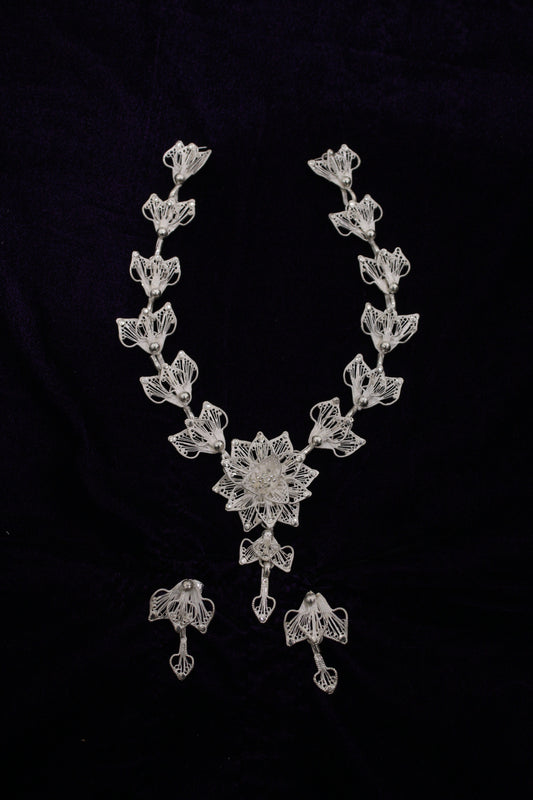 Exclusive Floral Silver Filigree Necklace With Earring Set