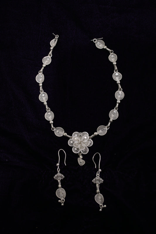 Floral Silver Filigree Necklace With Earring Set