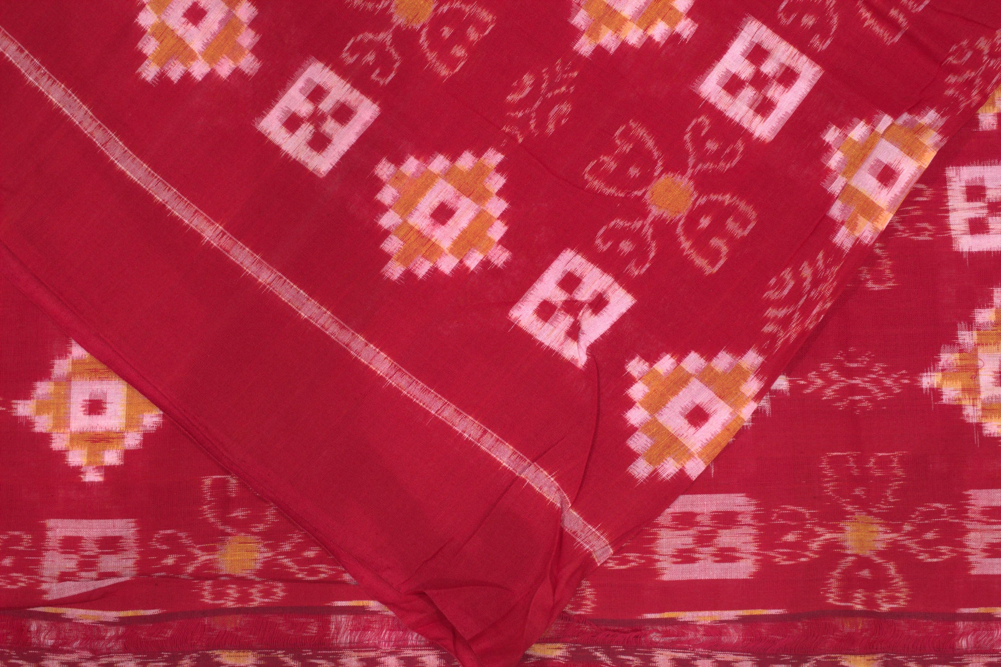 Red Pasapali Theme Sambalpuri Ikat Cotton Fabric