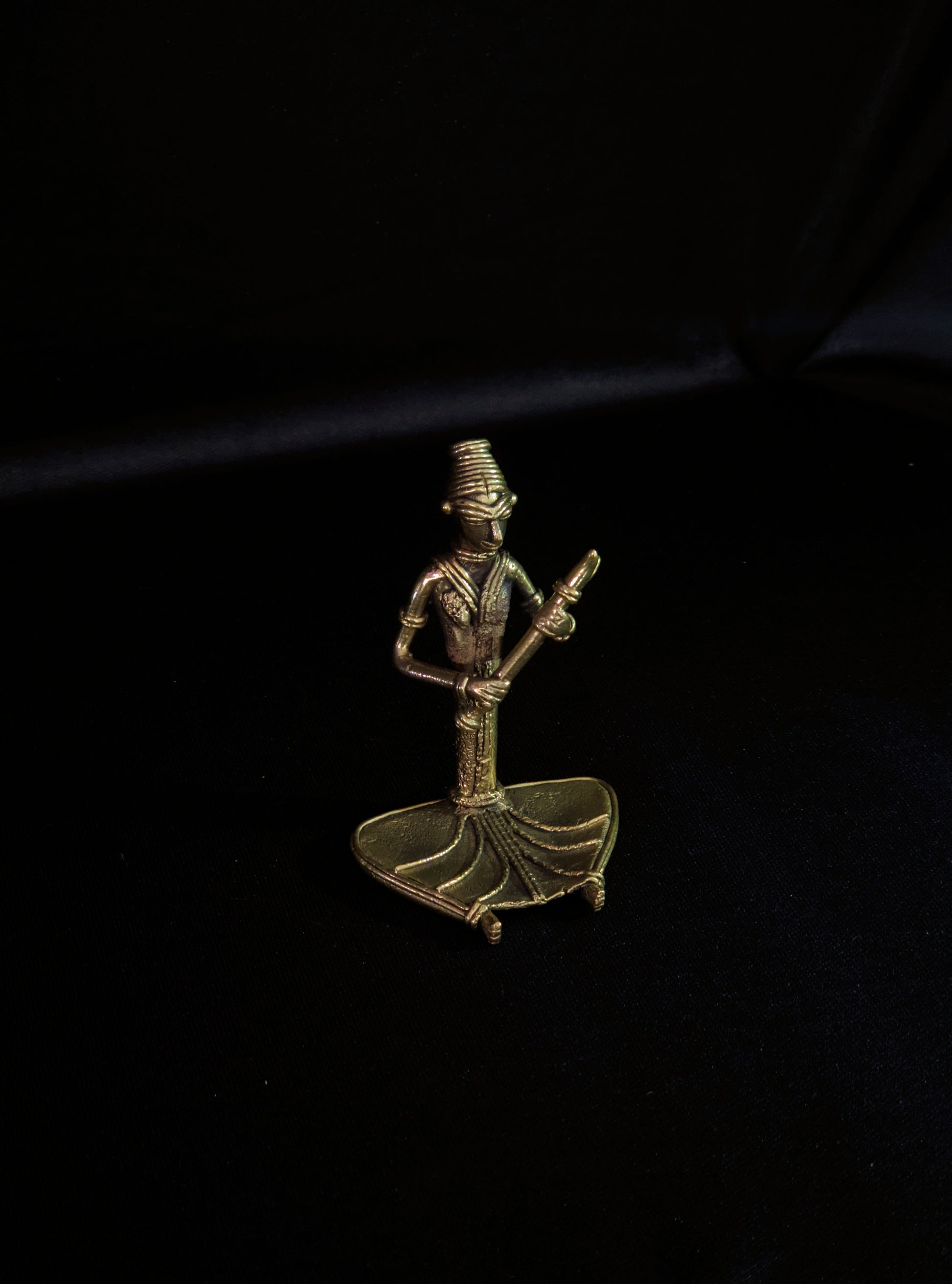 Dhokra -SITTING MUSICIAN(Flute)