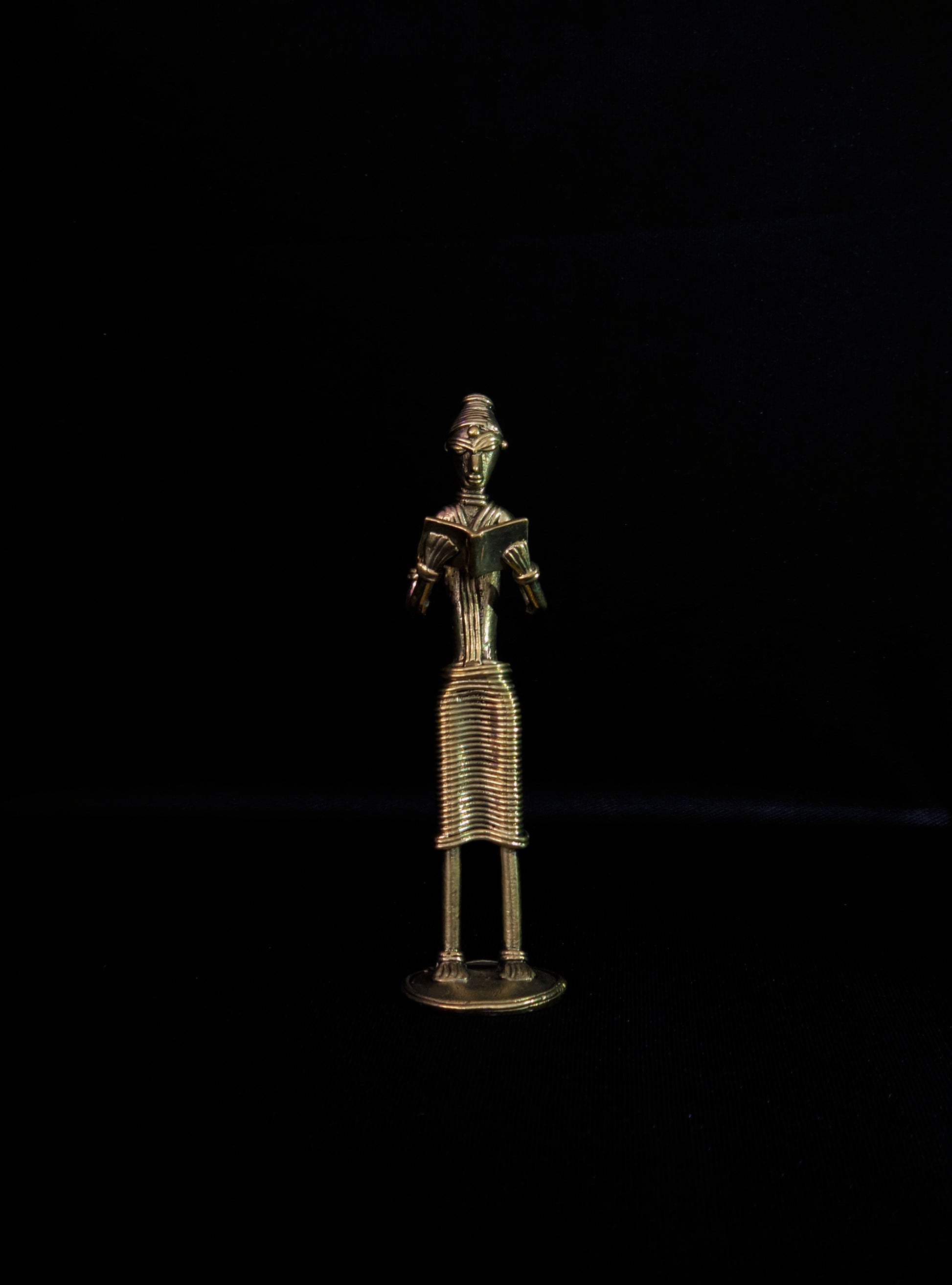 Handmade Dhokra - Tribal Standing Man Reading