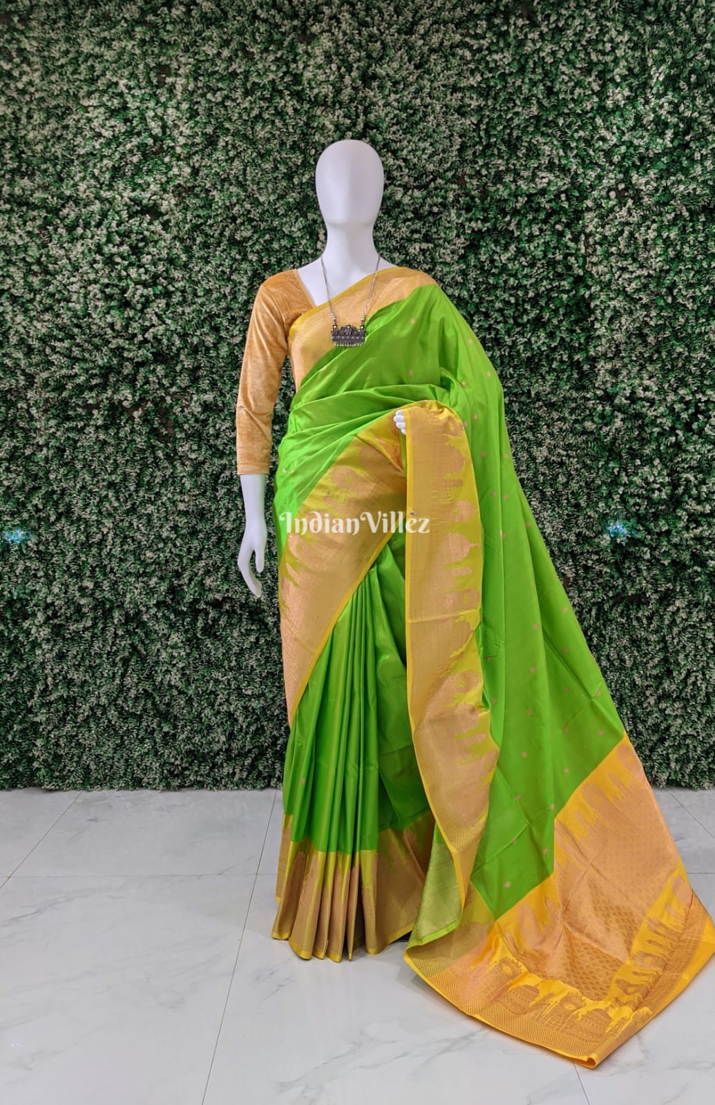 Exclusive Green Banarasi Handloom Saree Inspired by Big Ben, London & United States Capitol, Washington DCGreen Banarasi Katan Silk Saree Inspired by Big Ben, London & United States Capitol, Washington DC