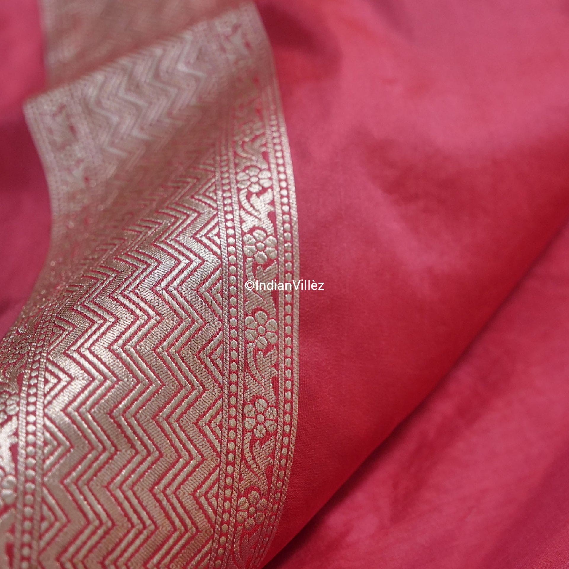 Raspberry Red Banarasi Kadwa Jaal Handloom Silk Saree - IndianVillèz