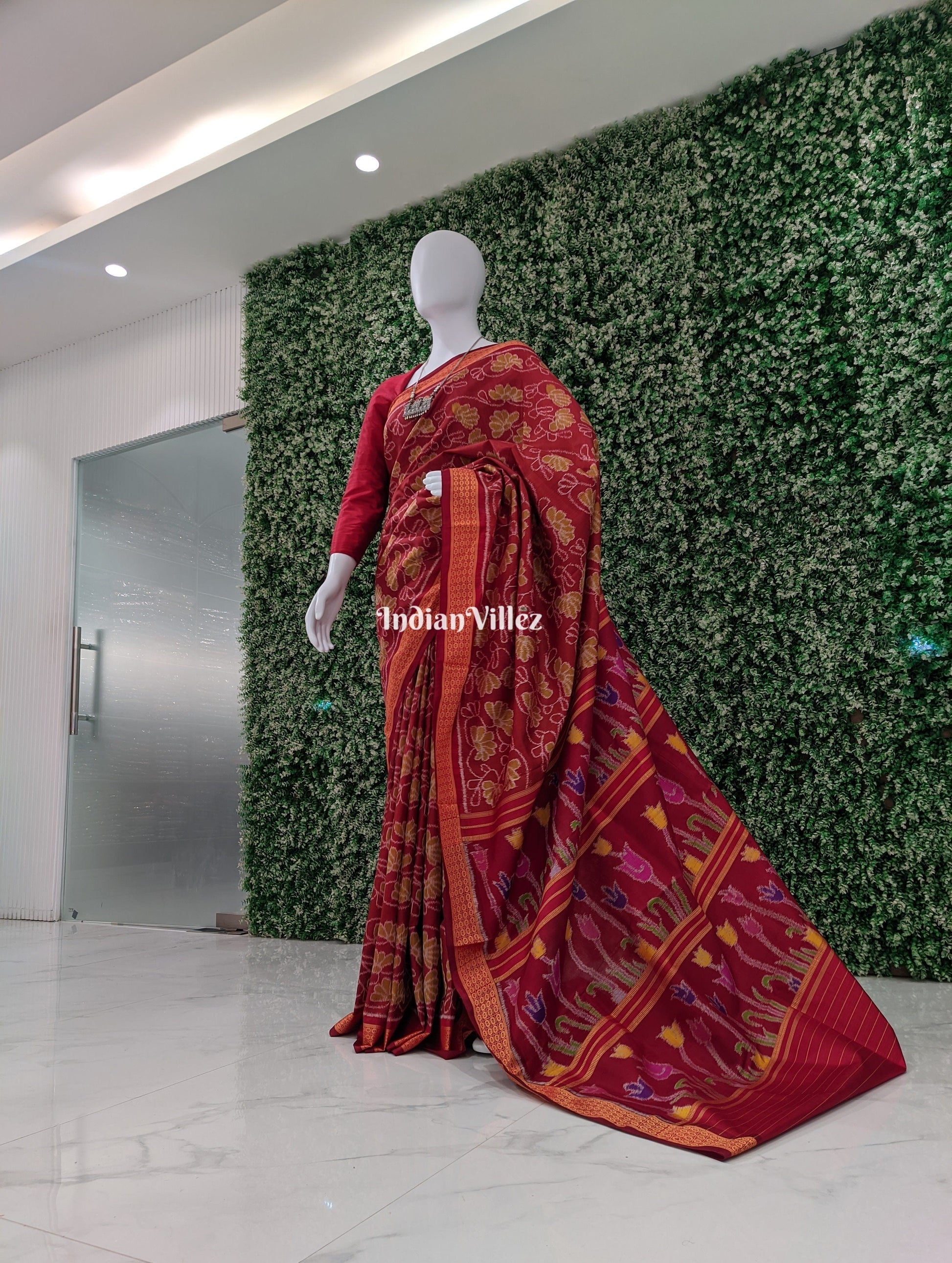 Brick Red Contemporary Floral Odisha Handloom Silk Saree with Lotus Pallu