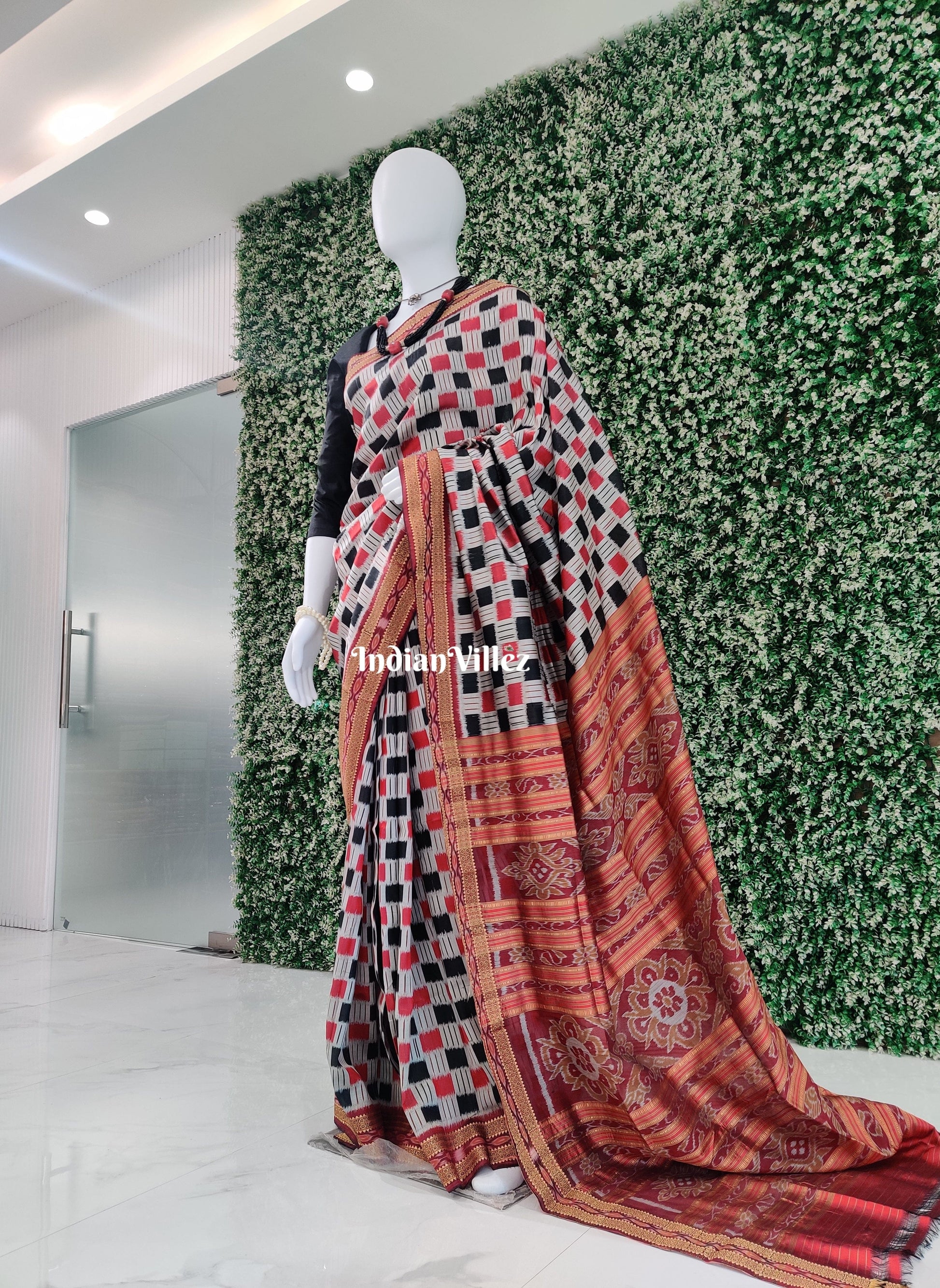 Off White Red Black Odisha Handloom Khandua Silk Saree